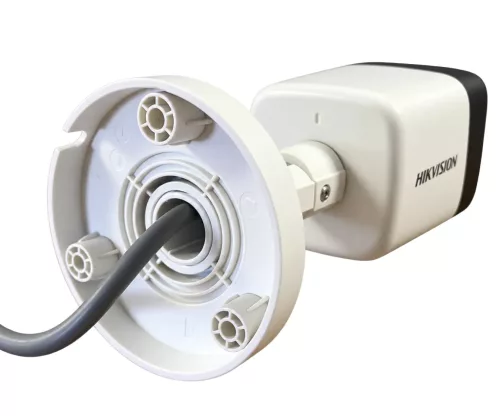 Hikvision 5 megapixeles 4 kamerás kamerarendszer 30 méter látótávolsággal