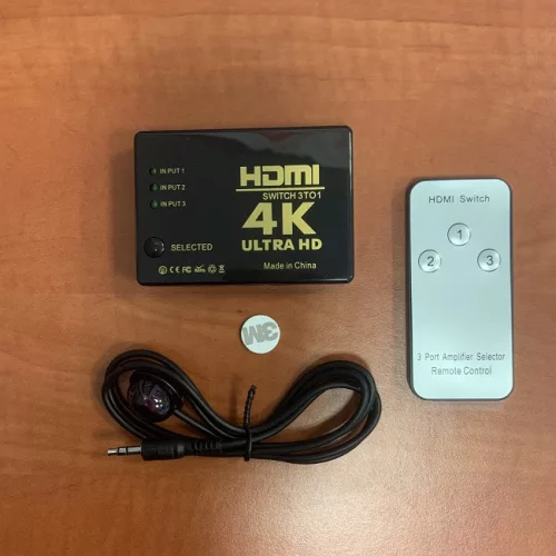 RM309 4K HDMI elosztó 3 bemenettel és távirányítóval